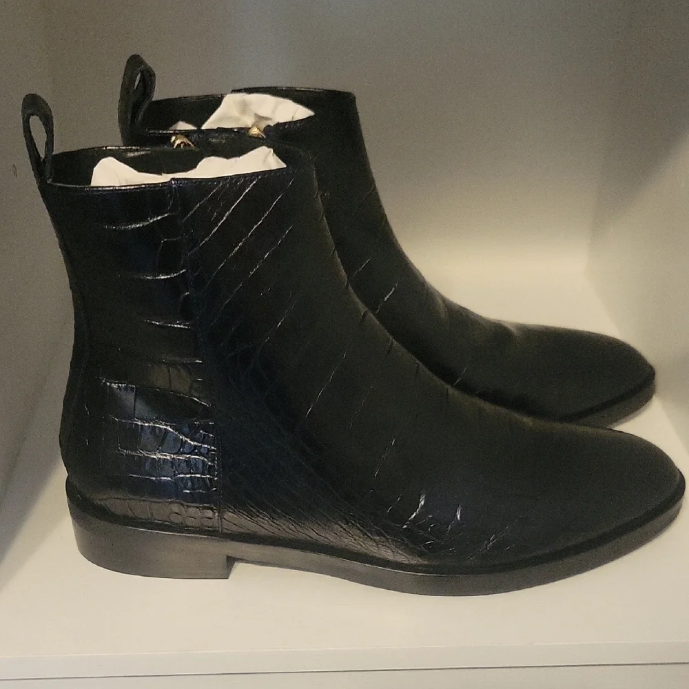 Club Monico Italy Sz36 (Us 6.5-7) Black Crocodile Pattern Side Zip Ankle Boots - Picture 2 of 6